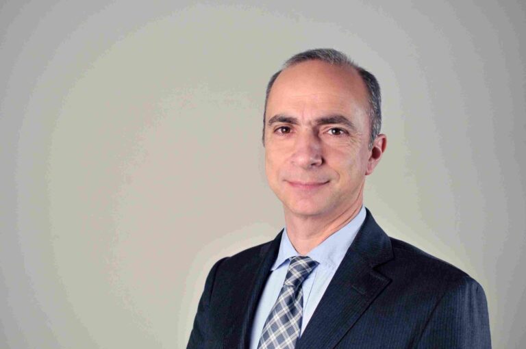 “Brevíssima história da Revolução dos Cravos” de Luís Nuno Rodrigues